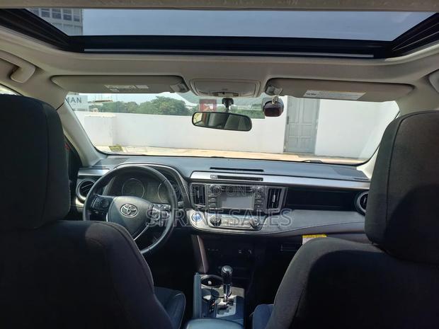 Toyota RAV4 2016 Red · Photo 5