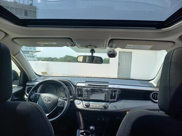 Toyota RAV4 2016 Red · Photo 7
