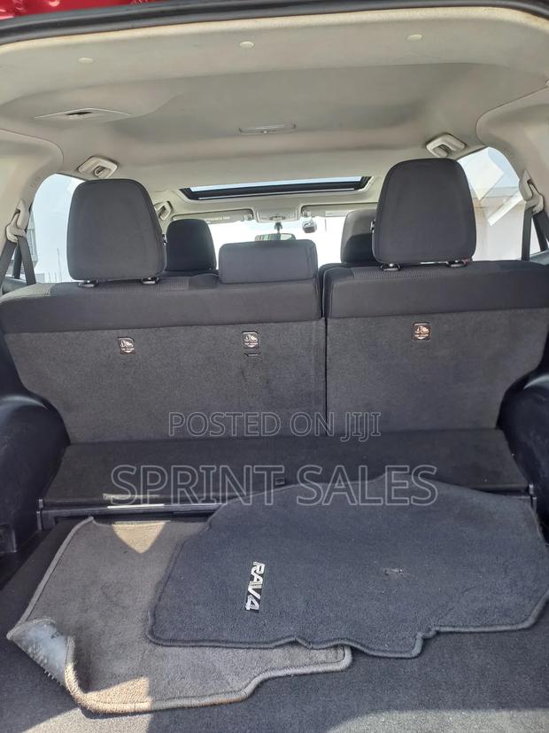Toyota RAV4 2016 Red · Photo 8