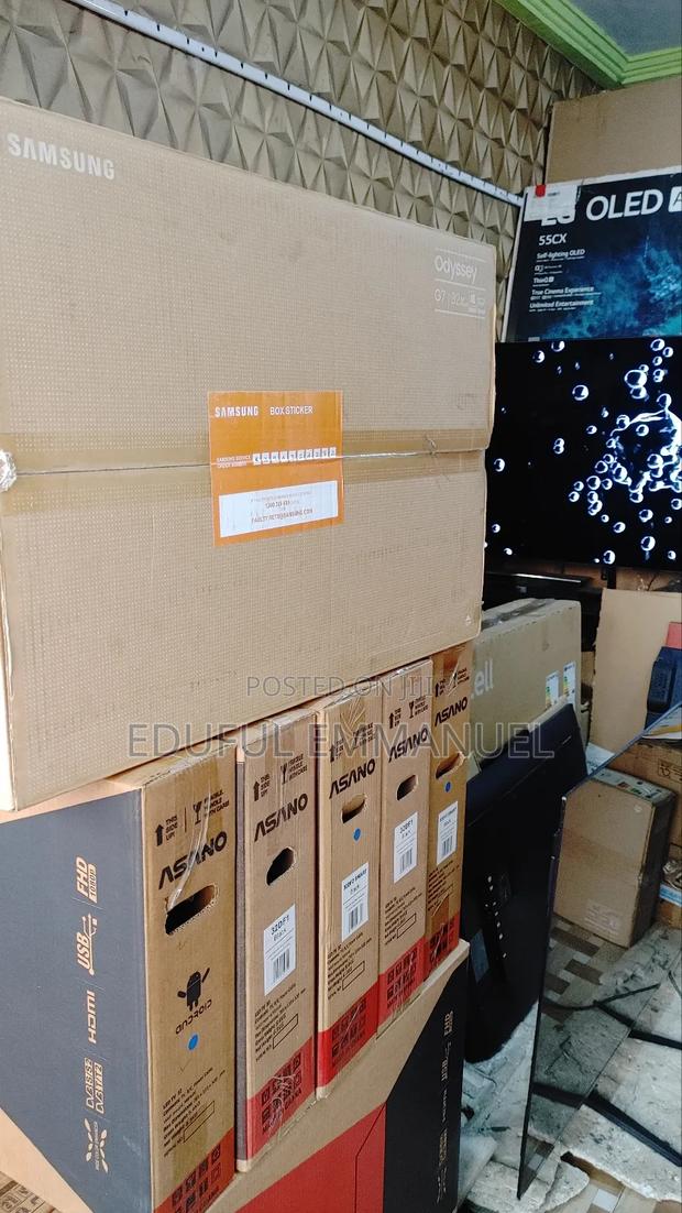 Samsung 32" Odyssey G7 UHD IPS G70B 144hz Gaming Monitor · Photo 4