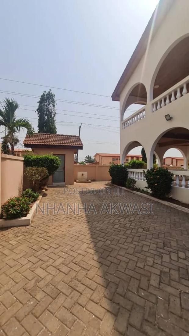5bdrm House in Community 20, Tema Metropolitan for rent · Photo 6