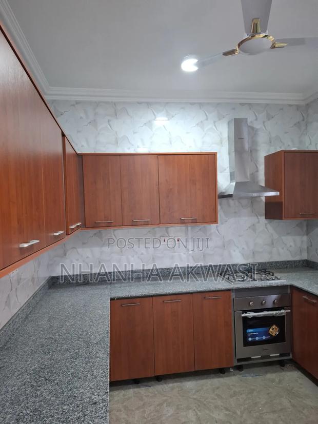 3bdrm House in Community 18, Tema Metropolitan for rent · Photo 8