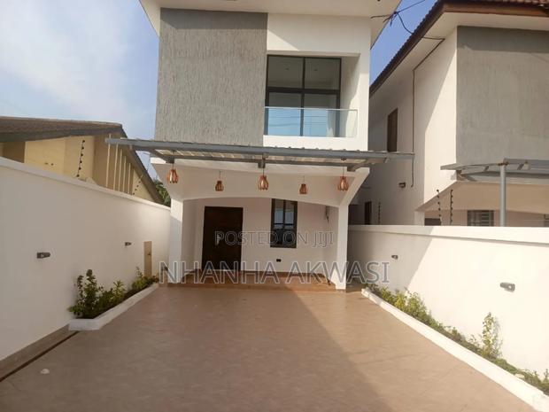3bdrm House in Community 18, Tema Metropolitan for rent · Photo 3