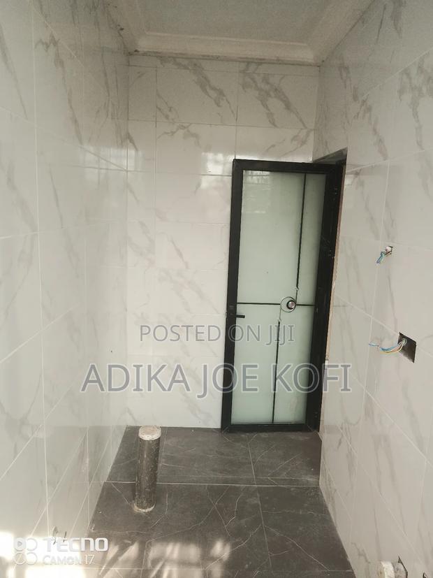 Interior Tiles Workers · Photo 1