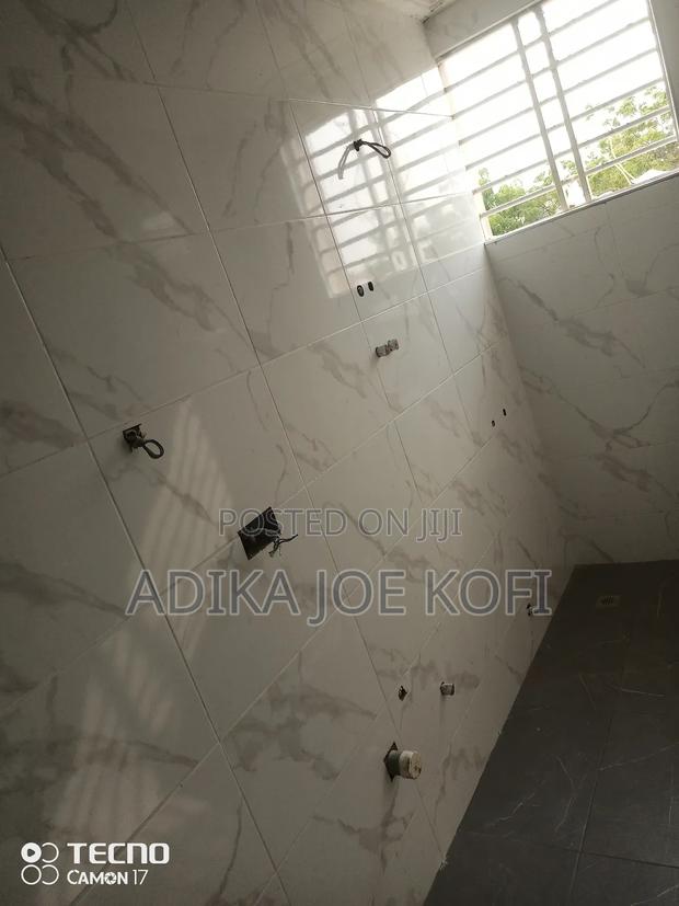Interior Tiles Workers · Photo 4