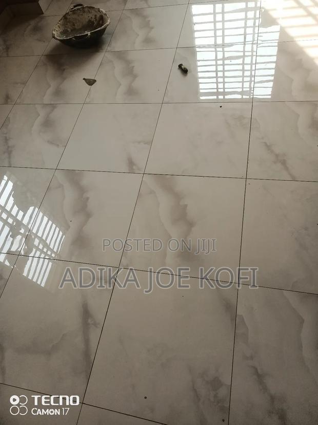 Excellent Tiles Workers · Photo 2