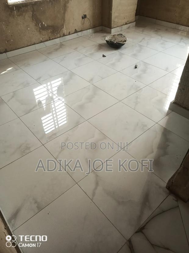 Excellent Tiles Workers · Photo 3