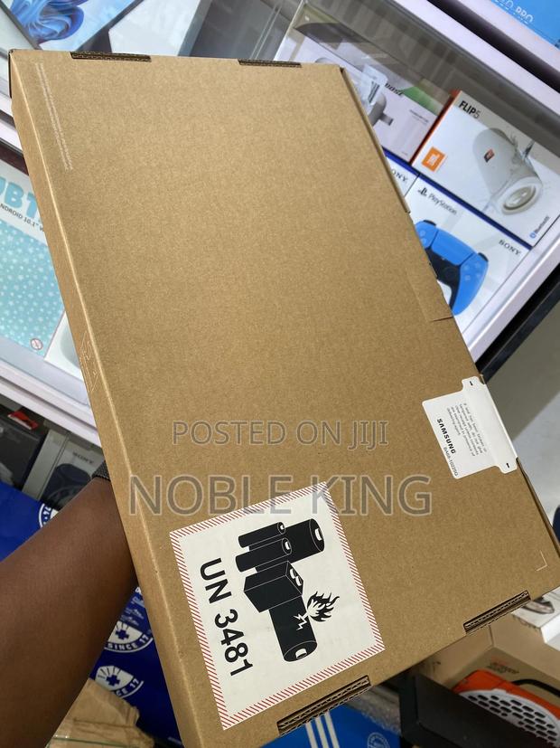 New Laptop Samsung Galaxy Book4 Ultra 16GB Intel Core I7 SSD 512GB · Photo 2