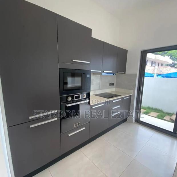 5bdrm Townhouse / Terrace in Cantonments for rent · Photo 2