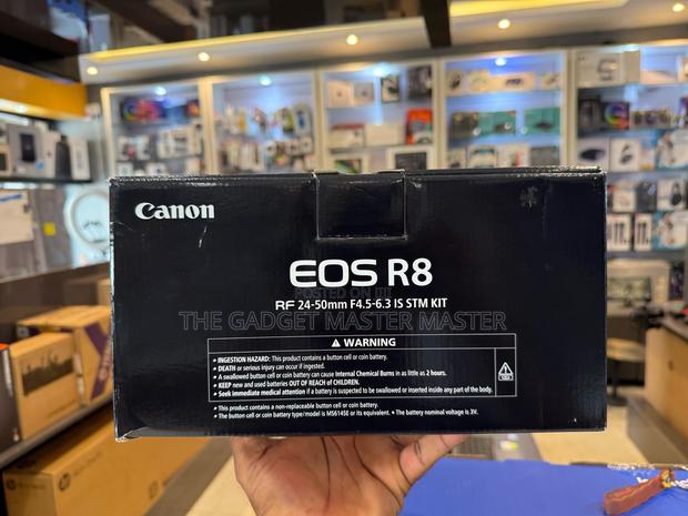 Canon Eos R8 Mirrorless Camera With Rf 24-50mm · Photo 3