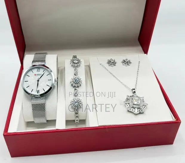 Lovely Silver Luxury Ladies Set · Photo 1