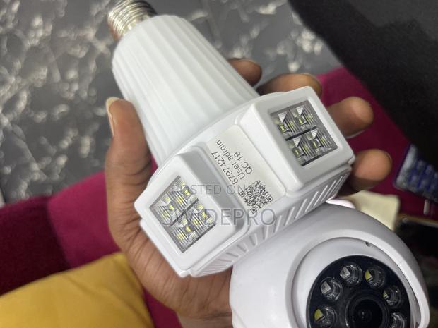 Triple Lens V380 Pro CCTV Camera Bulb · Photo 2