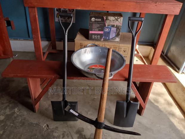 Pickaxe, Shovel, Headpan Quality · Photo 2