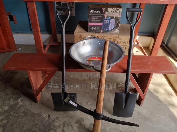 Pickaxe, Shovel, Headpan Quality · Photo 3