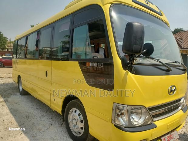 Hyundai County 2014 Yellow · Photo 3