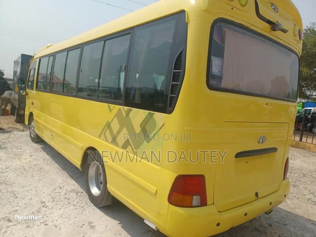 Hyundai County 2014 Yellow · Photo 6