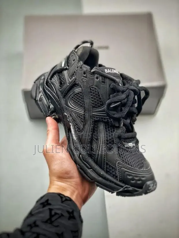 Balenciaga Runner Black · Photo 1