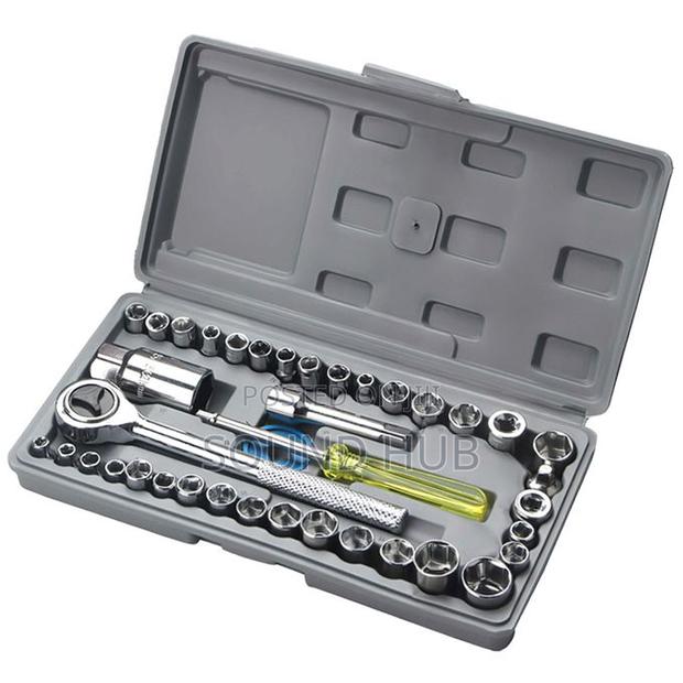Mythco 40-Piece Manual Ratchet Tool Kit for Mechanics · Photo 1