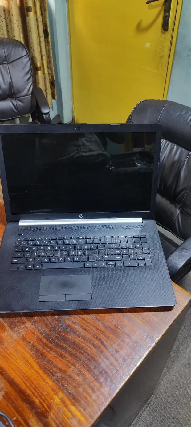 Laptop HP Pavilion 17 8GB Intel Core I5 SSD 256GB · Photo 5