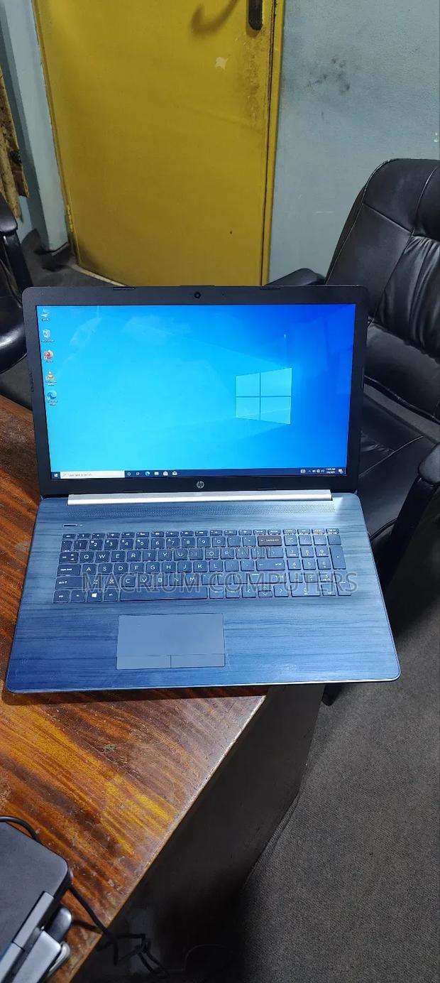 Laptop HP Pavilion 17 8GB Intel Core I5 SSD 256GB · Photo 2