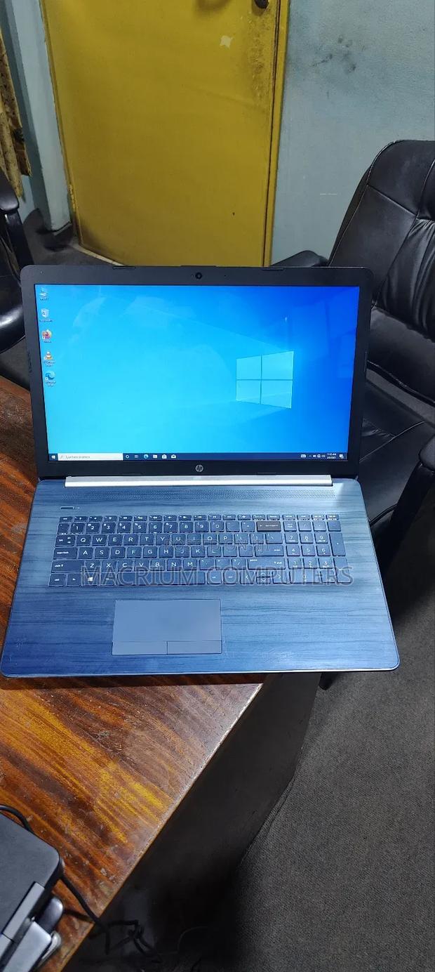 Laptop HP Pavilion 17 8GB Intel Core I5 SSD 256GB · Photo 1