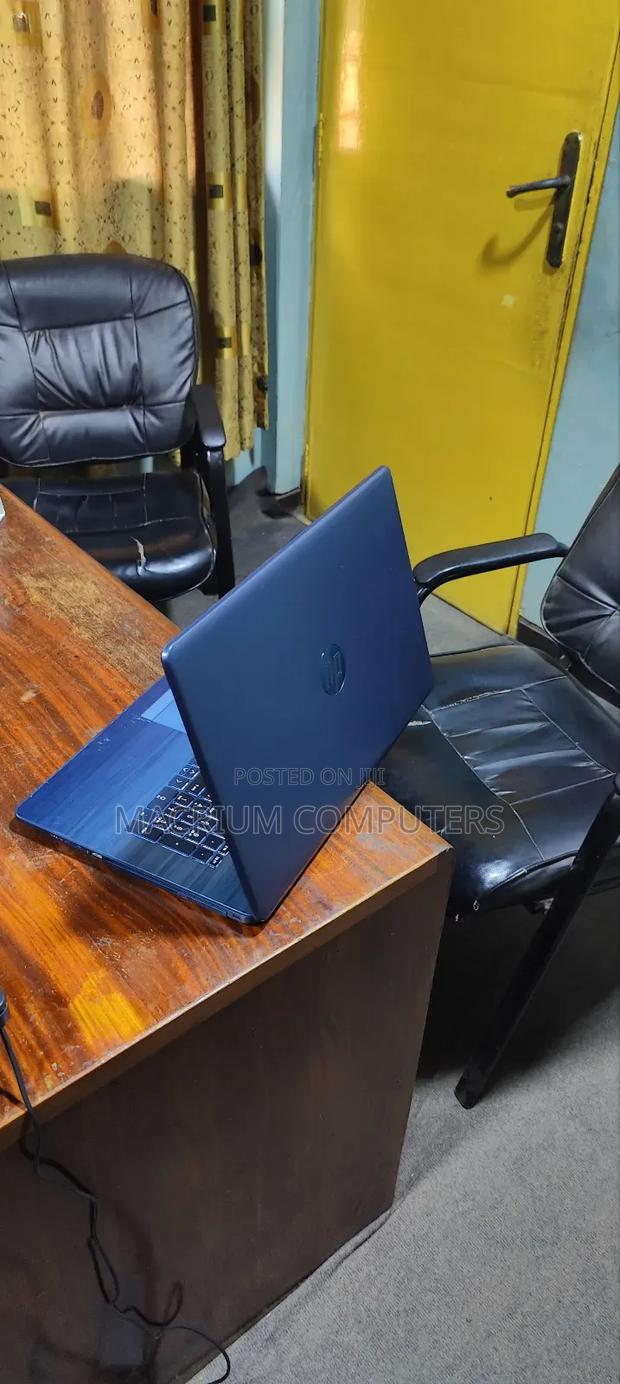 Laptop HP Pavilion 17 8GB Intel Core I5 SSD 256GB · Photo 3