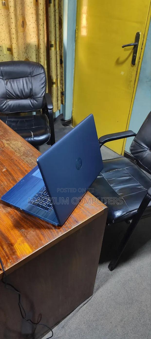 Laptop HP Pavilion 17 8GB Intel Core I5 SSD 256GB · Photo 4
