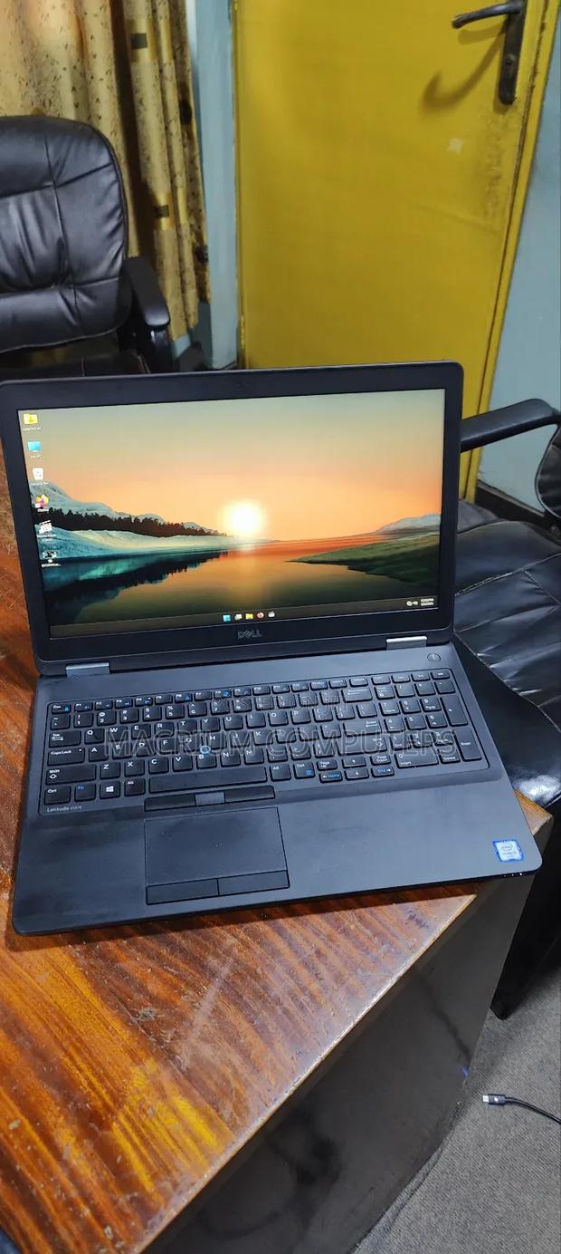 Laptop Dell Latitude 15 E5570 8GB Intel Core I5 SSD 256GB · Photo 1