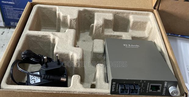 10/100 to 100basefx (SC) Multimode Media Converter DMC-300SC · Photo 3