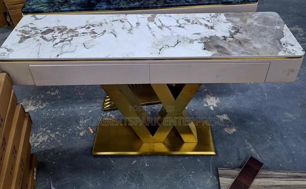 Console Table () · Photo 2