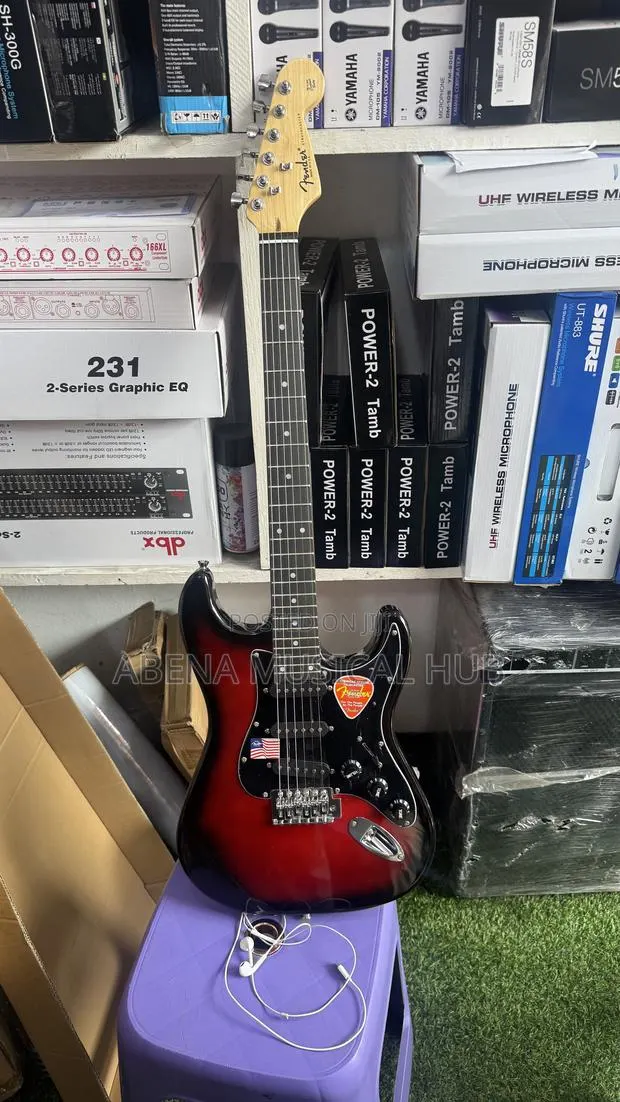 Fender Lead Bass Guitar · Photo 1