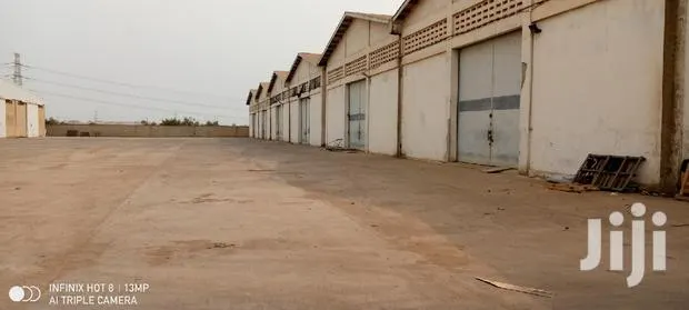 WAREHOUSE 2000 M2 at Spentex · Photo 1