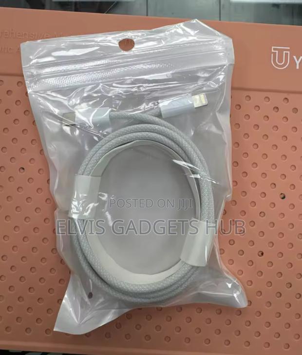 Type C To Lightning 2M Cable · Photo 3