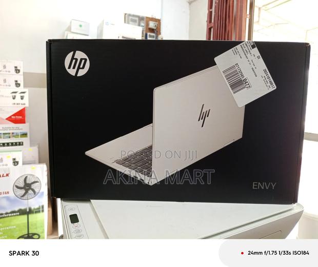 New Laptop HP 16GB Intel Core I7 SSD 512GB · Photo 1