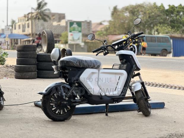 New Yamaha FZ 2024 White · Photo 2
