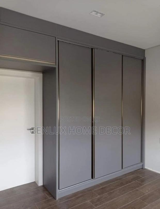 Handleless Sliding Wardrobes for a Minimalist Look · Photo 2