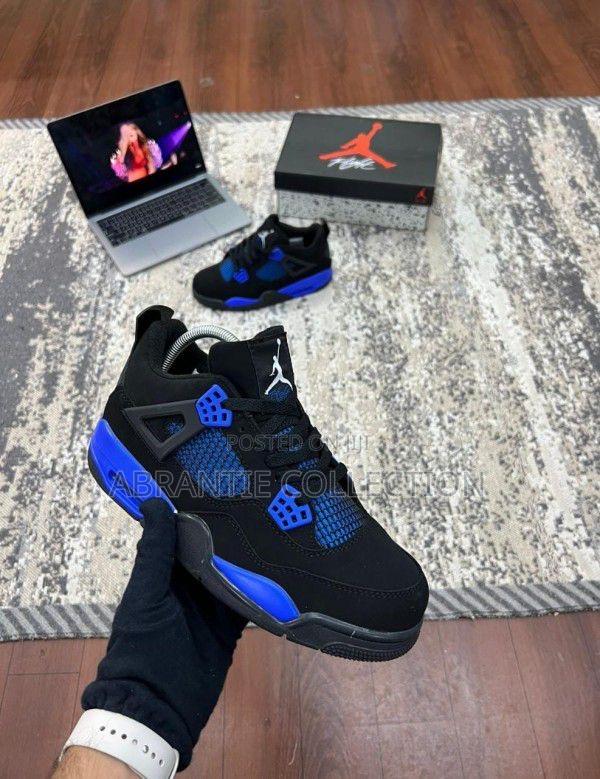 Air Jordan 4 Thunder Blue · Photo 1