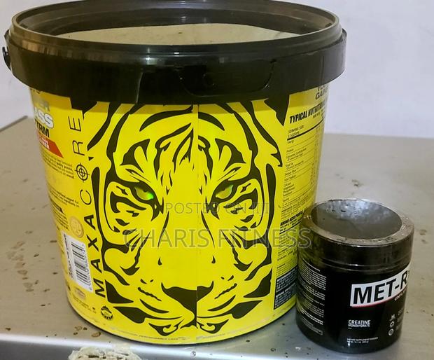 Hyper Mass Gainer + Met Rx Creatine Powder · Photo 3