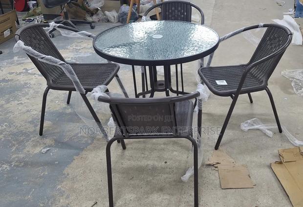 Garden/Outdoors Dining Set (Dsfoo1) · Photo 1