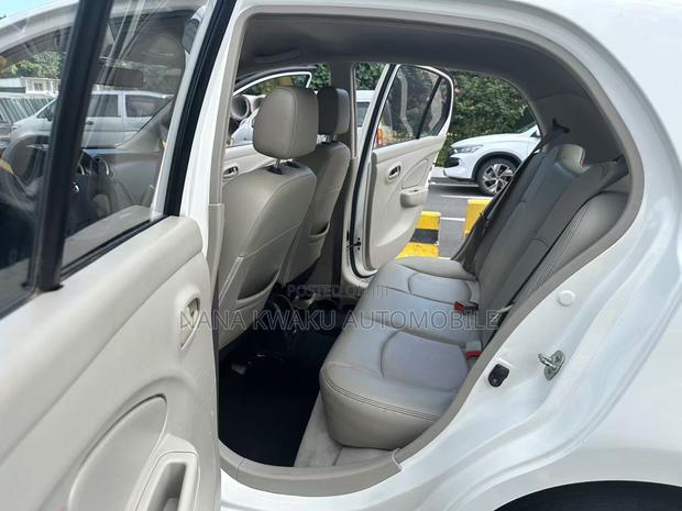 Dongfeng EV EX1 33 kW FWD 2020 White · Photo 6