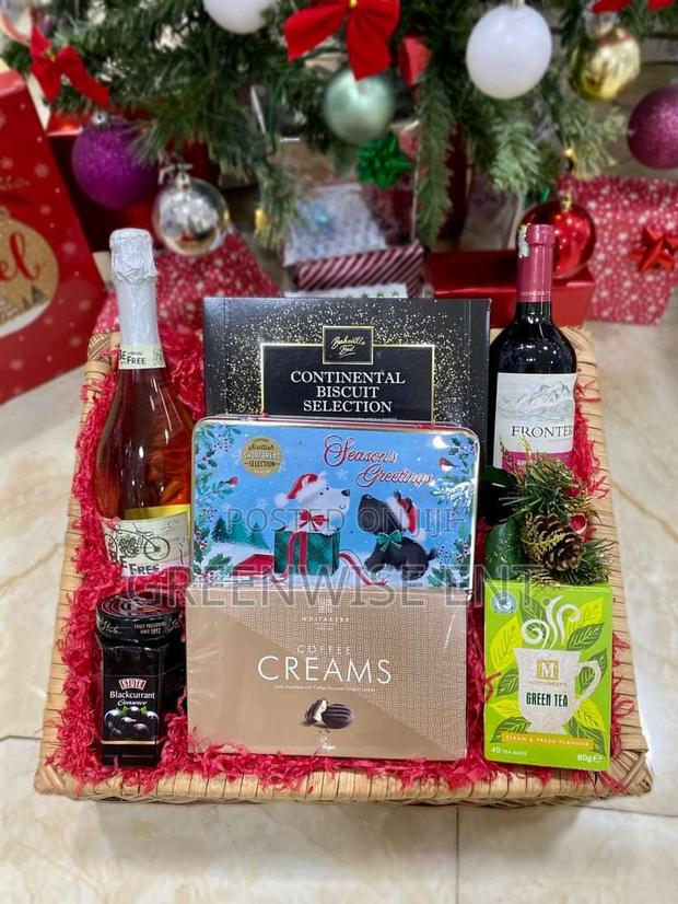 Classic Celebration Hamper · Photo 3