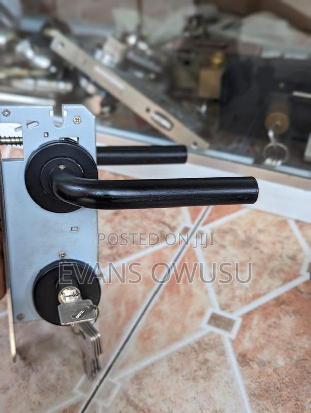 Quality Black Lock · Photo 1