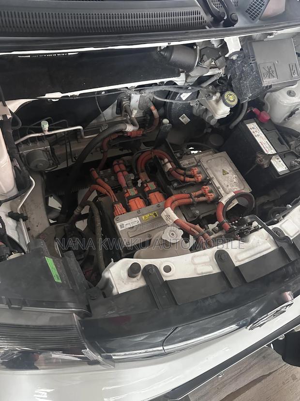 Dongfeng EV EX1 33 kW FWD 2022 White · Photo 3