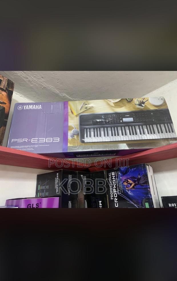 Yamaha PSR E383