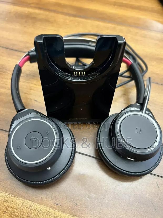 Plantronics Voyager Focus UC B825 Stereo Headset - Wireless · Photo 2