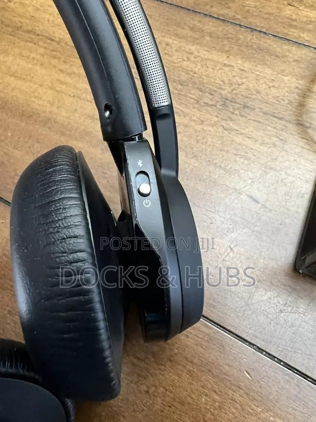 Plantronics Voyager Focus UC B825 Stereo Headset - Wireless · Photo 4