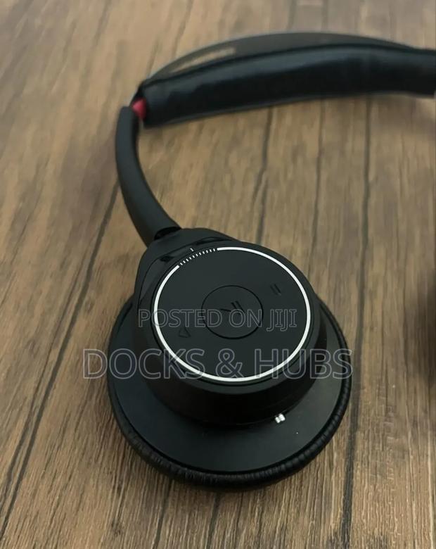 Plantronics Voyager Focus UC B825 Stereo Headset - Wireless · Photo 5