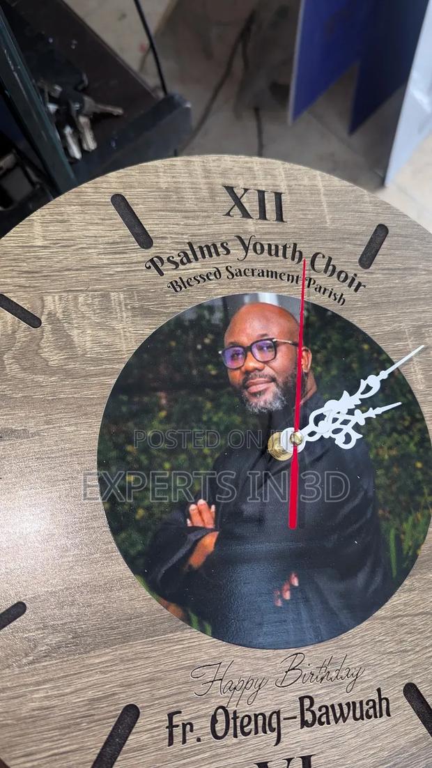 Wooden Clock · Photo 3