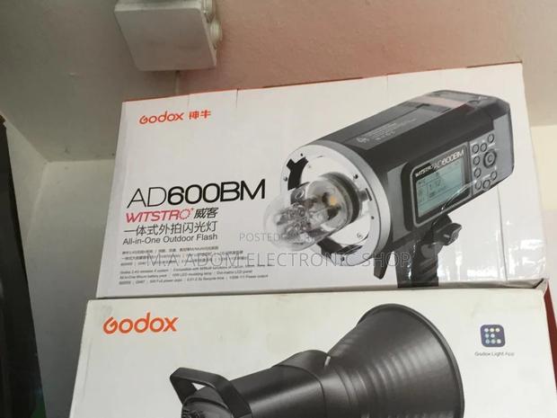 AD600 Flash · Photo 1