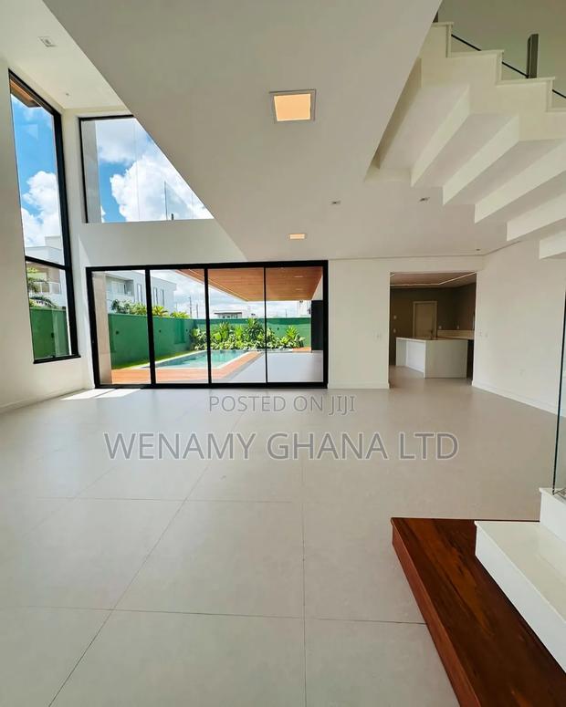4bdrm Duplex in Accra for sale · Photo 3